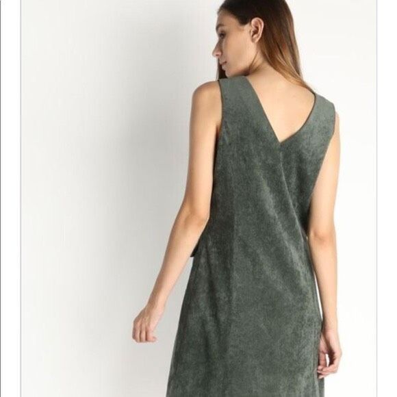 ✨Skies are Blue corduroy Button from jumper✨ - Picture 3 of 9